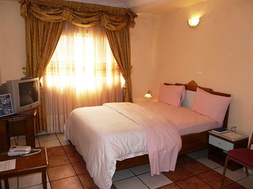 Azam Hotel Bamenda Exterior photo