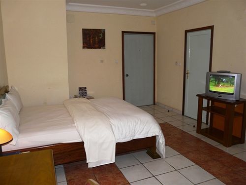 Azam Hotel Bamenda Exterior photo