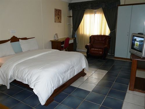 Azam Hotel Bamenda Exterior photo